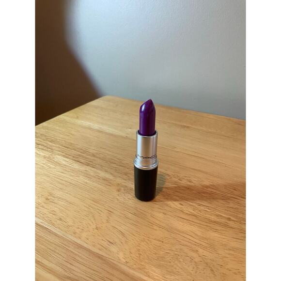 Mac Matte Lipstick HEROINE - Full Size 3 g / 0.1 Oz. NEW - Picture 1 of 2